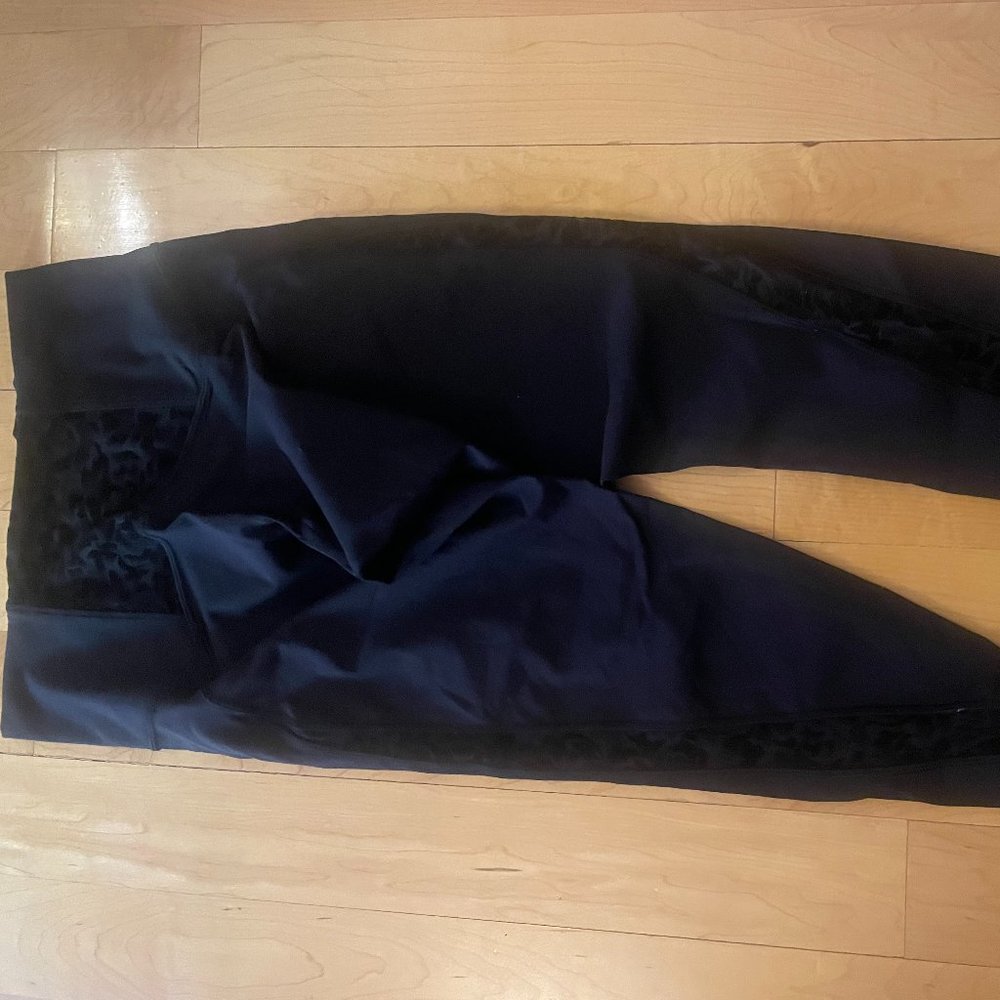 Lululemon leggings with floral lace size 8 - black